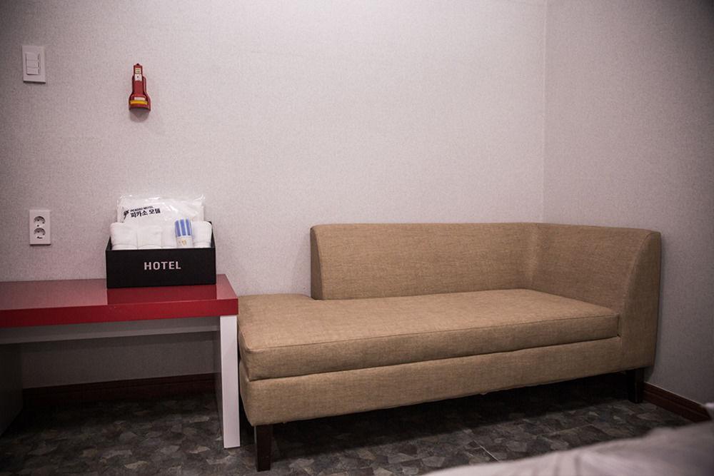 Picasso Motel Haeundae Busan Bagian luar foto