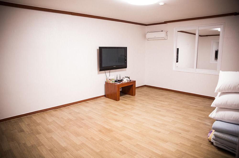Picasso Motel Haeundae Busan Bagian luar foto