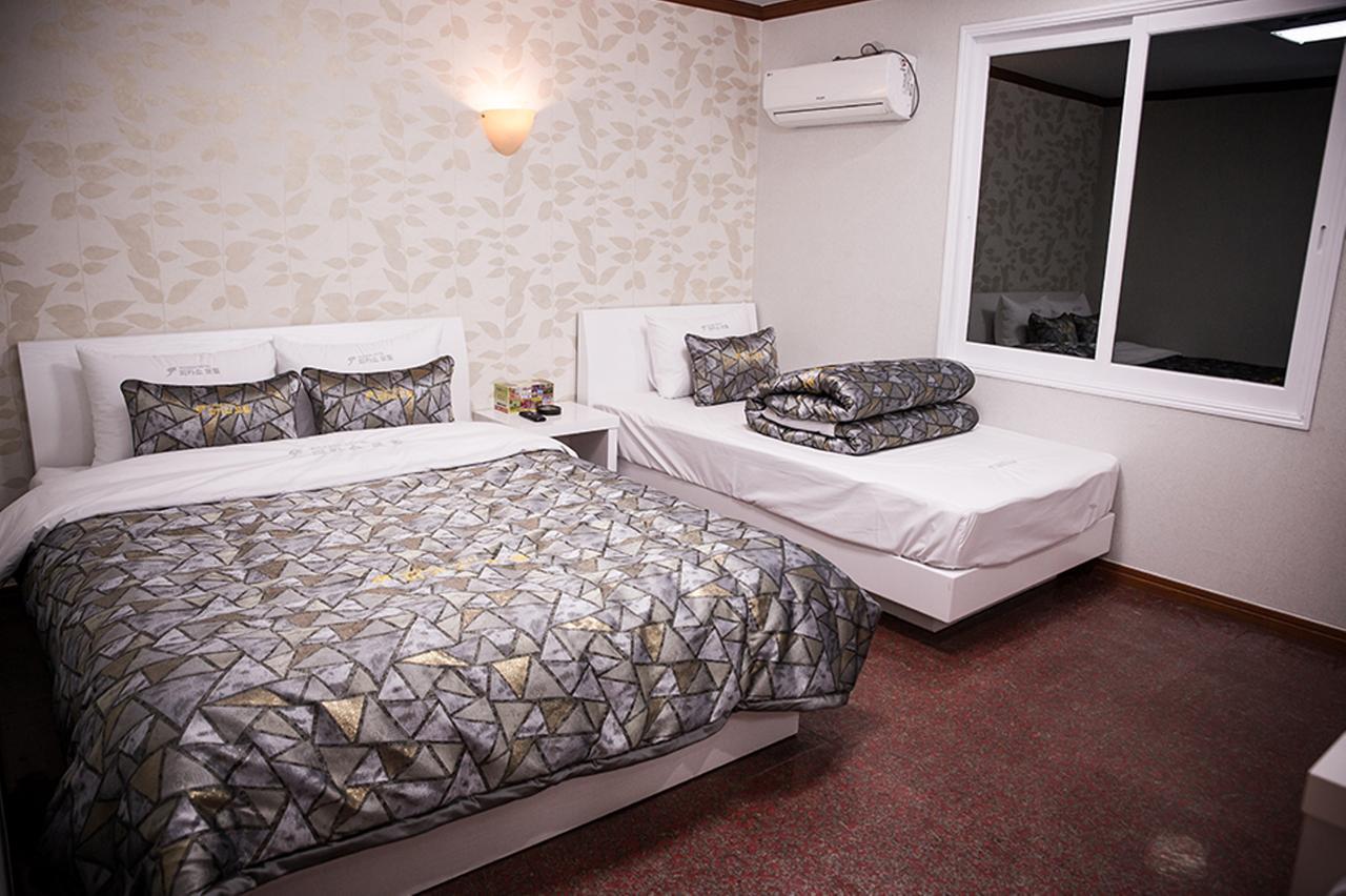 Picasso Motel Haeundae Busan Bagian luar foto