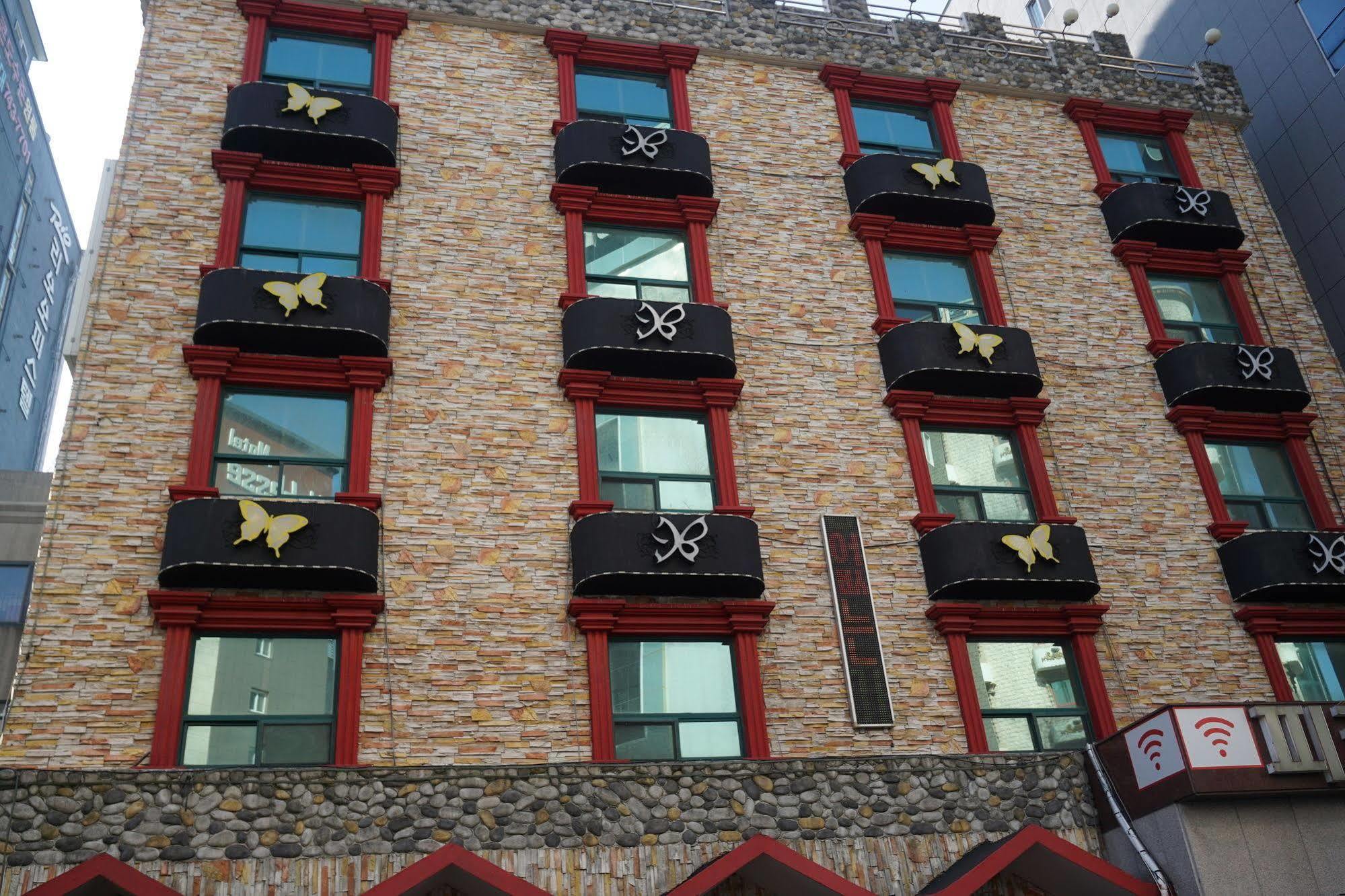 Picasso Motel Haeundae Busan Bagian luar foto